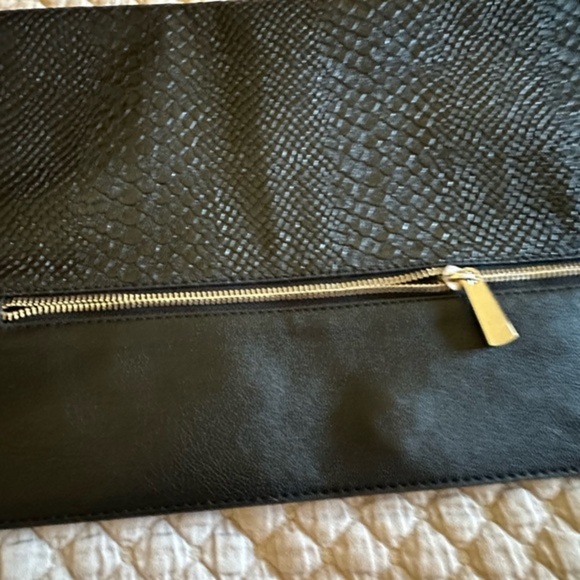 Express Oversized Envelope Clutch Faux Snakeskin - EUC - Picture 2 of 7